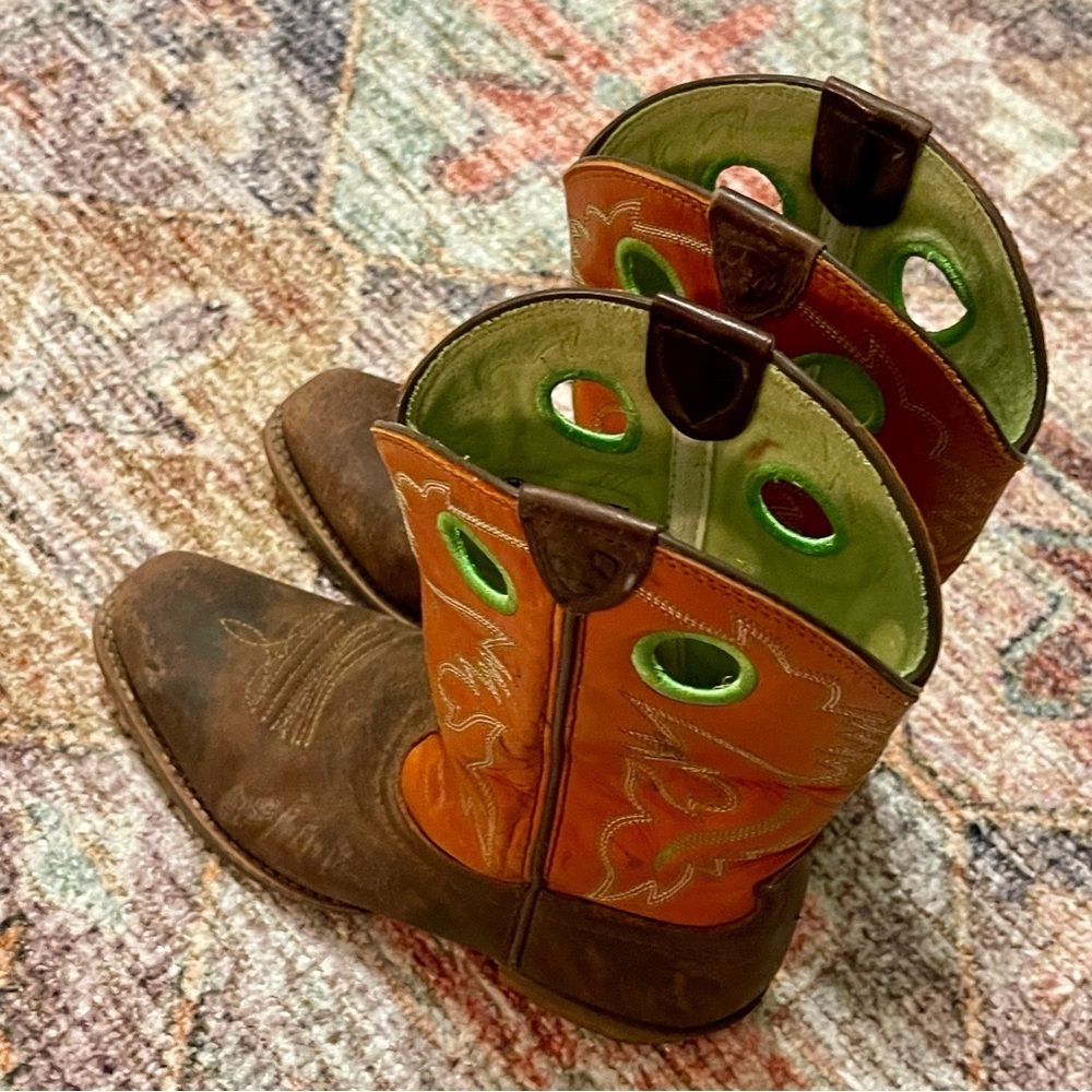 Ariat Cowboy Boots- Girls sz. 3 - Picture 2 of 7